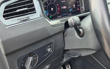 Volkswagen Tiguan II, 2019 год, 3 300 000 рублей, 23 фотография