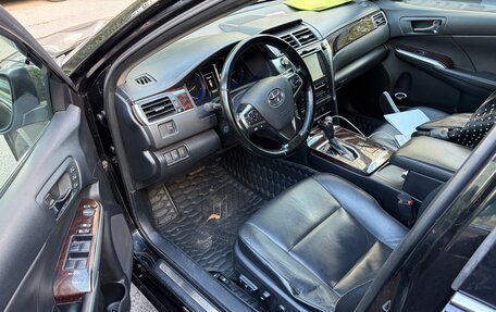 Toyota Camry, 2017 год, 1 999 999 рублей, 6 фотография