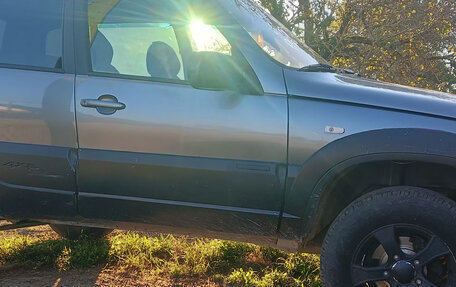 Chevrolet Niva I рестайлинг, 2010 год, 550 000 рублей, 3 фотография