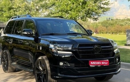 Toyota Land Cruiser 200, 2019 год, 8 500 000 рублей, 1 фотография
