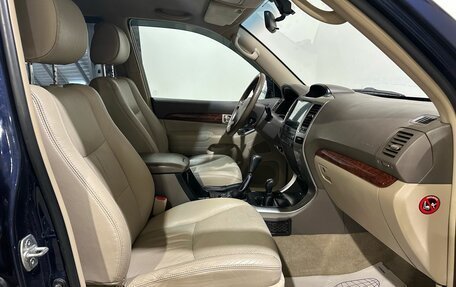 Toyota Land Cruiser Prado 120 рестайлинг, 2005 год, 1 900 000 рублей, 16 фотография