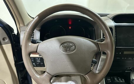 Toyota Land Cruiser Prado 120 рестайлинг, 2005 год, 1 900 000 рублей, 26 фотография