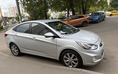 Hyundai Solaris II рестайлинг, 2012 год, 875 000 рублей, 2 фотография