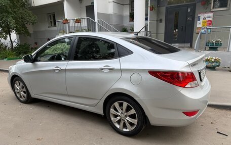 Hyundai Solaris II рестайлинг, 2012 год, 875 000 рублей, 3 фотография