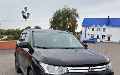 Mitsubishi Outlander III рестайлинг 3, 2014 год, 1 400 000 рублей, 1 фотография