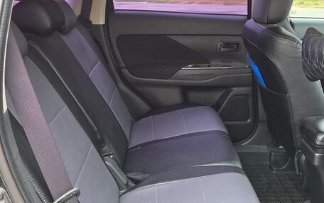 Mitsubishi Outlander III рестайлинг 3, 2014 год, 1 400 000 рублей, 8 фотография