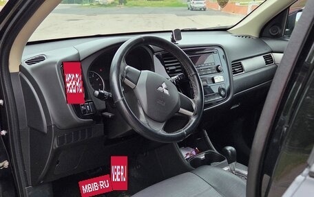 Mitsubishi Outlander III рестайлинг 3, 2014 год, 1 400 000 рублей, 11 фотография