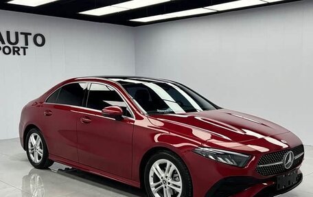 Mercedes-Benz A-Класс, 2023 год, 2 560 000 рублей, 3 фотография