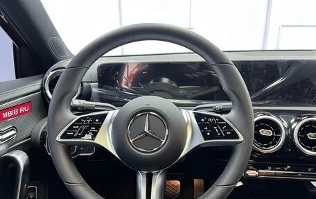 Mercedes-Benz A-Класс, 2023 год, 2 560 000 рублей, 11 фотография