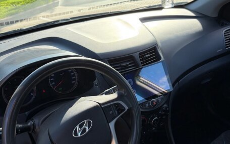 Hyundai Solaris II рестайлинг, 2015 год, 895 000 рублей, 9 фотография