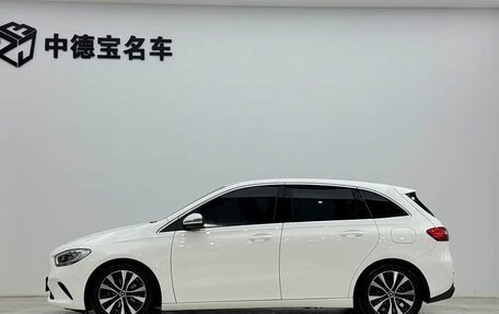 Mercedes-Benz B-Класс, 2022 год, 1 850 000 рублей, 3 фотография