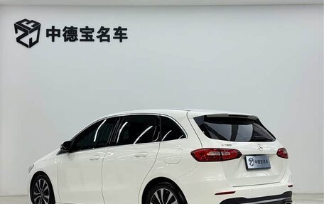 Mercedes-Benz B-Класс, 2022 год, 1 850 000 рублей, 4 фотография