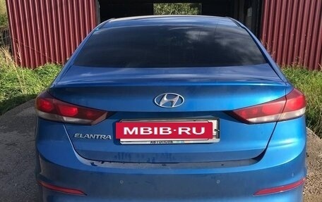 Hyundai Elantra VI рестайлинг, 2016 год, 1 000 000 рублей, 3 фотография