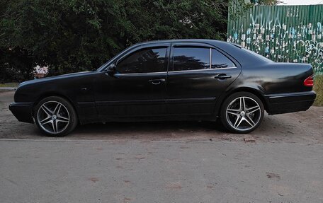 Mercedes-Benz E-Класс, 1996 год, 350 000 рублей, 6 фотография