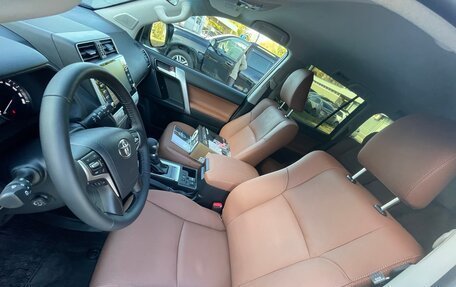 Toyota Land Cruiser Prado 150 рестайлинг 2, 2021 год, 6 500 000 рублей, 7 фотография