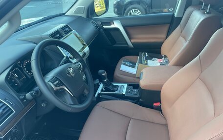 Toyota Land Cruiser Prado 150 рестайлинг 2, 2021 год, 6 500 000 рублей, 8 фотография