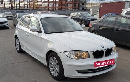 BMW 1 серия, 2011 год, 950 000 рублей, 2 фотография