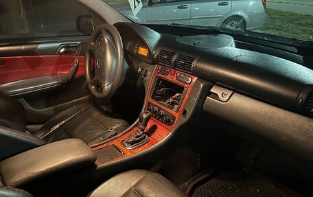 Mercedes-Benz C-Класс, 2001 год, 250 000 рублей, 10 фотография