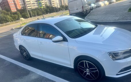 Volkswagen Jetta VI, 2018 год, 1 550 000 рублей, 2 фотография
