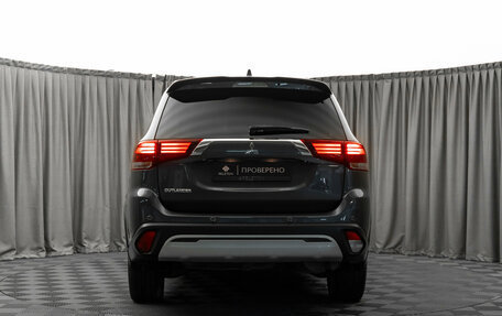 Mitsubishi Outlander III рестайлинг 3, 2020 год, 2 820 000 рублей, 6 фотография
