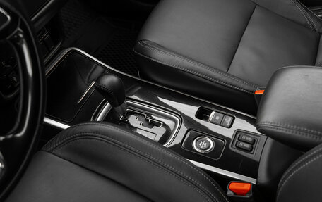 Mitsubishi Outlander III рестайлинг 3, 2020 год, 2 820 000 рублей, 16 фотография