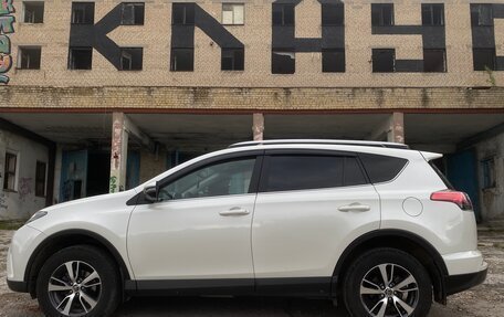Toyota RAV4, 2017 год, 2 650 000 рублей, 3 фотография