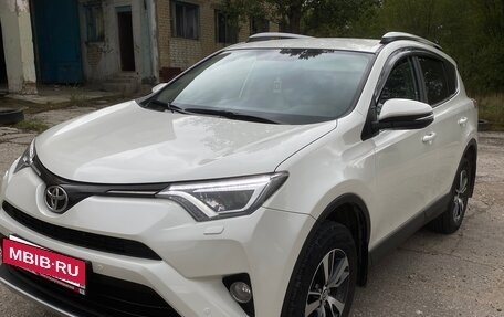 Toyota RAV4, 2017 год, 2 650 000 рублей, 10 фотография