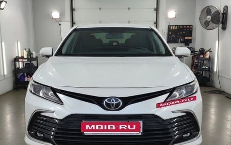 Toyota Camry, 2021 год, 3 100 000 рублей, 2 фотография
