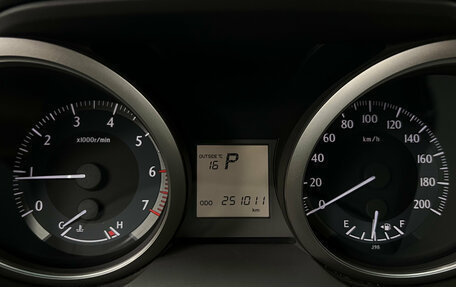 Toyota Land Cruiser Prado 150 рестайлинг 2, 2009 год, 2 590 000 рублей, 11 фотография