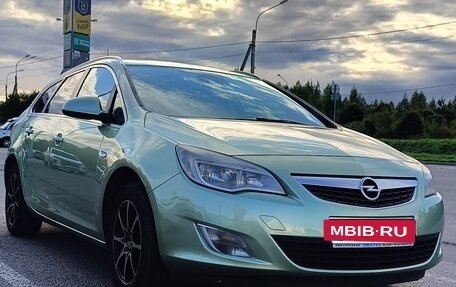 Opel Astra J, 2012 год, 840 000 рублей, 2 фотография