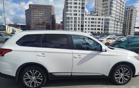 Mitsubishi Outlander III рестайлинг 3, 2015 год, 1 500 000 рублей, 2 фотография