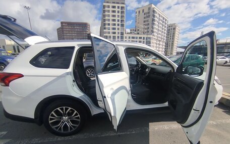 Mitsubishi Outlander III рестайлинг 3, 2015 год, 1 500 000 рублей, 7 фотография
