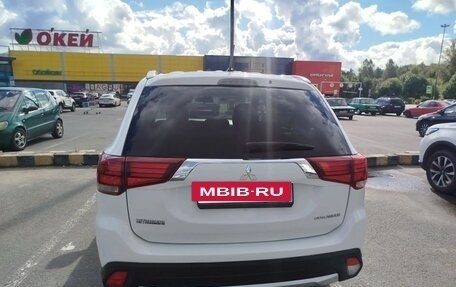 Mitsubishi Outlander III рестайлинг 3, 2015 год, 1 500 000 рублей, 9 фотография