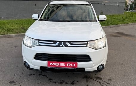 Mitsubishi Outlander III рестайлинг 3, 2013 год, 1 250 000 рублей, 1 фотография