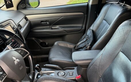 Mitsubishi Outlander III рестайлинг 3, 2013 год, 1 250 000 рублей, 11 фотография