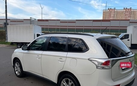 Mitsubishi Outlander III рестайлинг 3, 2013 год, 1 250 000 рублей, 7 фотография