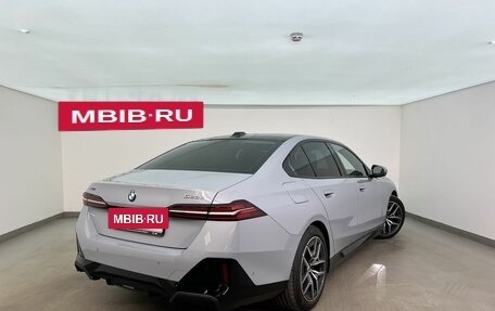 BMW 5 серия, 2025 год, 9 240 000 рублей, 2 фотография