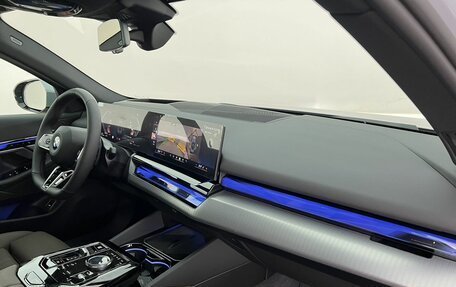 BMW 5 серия, 2025 год, 9 240 000 рублей, 14 фотография