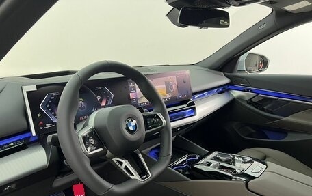 BMW 5 серия, 2025 год, 9 240 000 рублей, 10 фотография