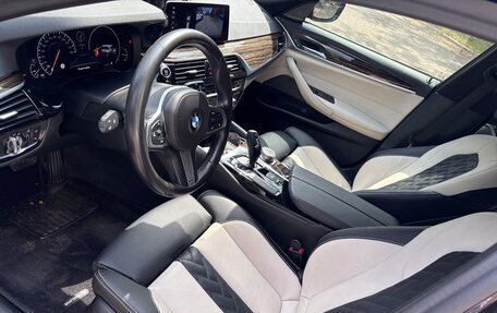 BMW 5 серия, 2019 год, 3 000 000 рублей, 15 фотография