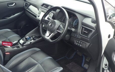 Nissan Leaf II, 2017 год, 1 850 000 рублей, 10 фотография