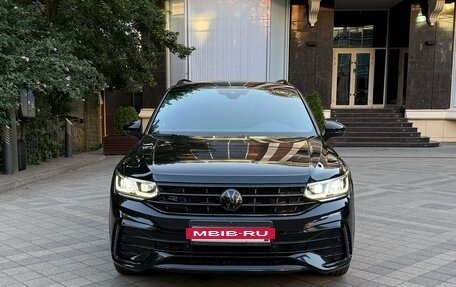 Volkswagen Tiguan II, 2021 год, 4 000 000 рублей, 2 фотография
