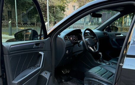 Volkswagen Tiguan II, 2021 год, 4 000 000 рублей, 10 фотография