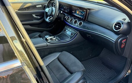 Mercedes-Benz E-Класс, 2018 год, 3 350 000 рублей, 13 фотография