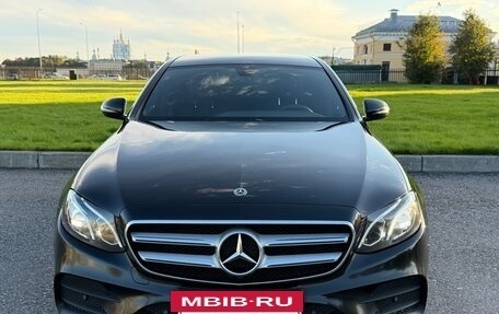 Mercedes-Benz E-Класс, 2018 год, 3 350 000 рублей, 4 фотография