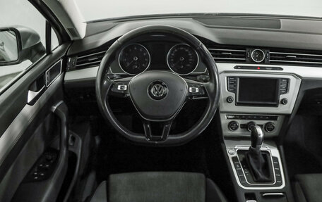 Volkswagen Passat B8 рестайлинг, 2015 год, 1 259 000 рублей, 11 фотография