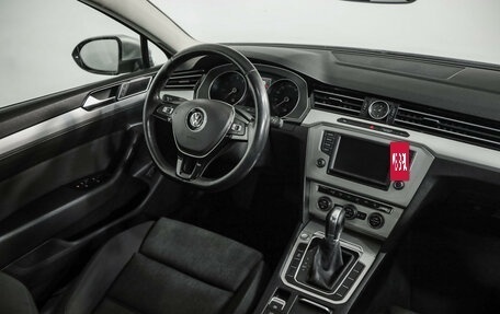 Volkswagen Passat B8 рестайлинг, 2015 год, 1 259 000 рублей, 9 фотография
