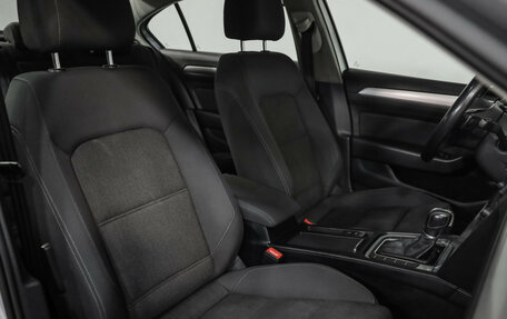 Volkswagen Passat B8 рестайлинг, 2015 год, 1 259 000 рублей, 22 фотография