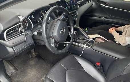 Toyota Camry, 2022 год, 2 800 000 рублей, 6 фотография
