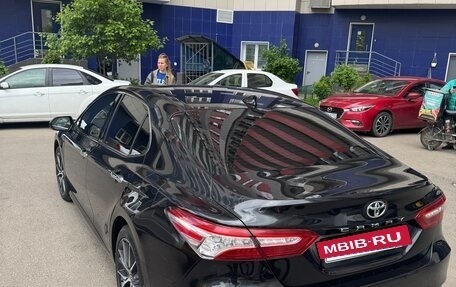 Toyota Camry, 2022 год, 2 800 000 рублей, 4 фотография